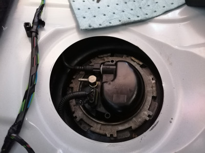 tankinlähtö.jpg (625.57 KiB) Katsottu 6102 kertaa Pumppuun sai kiinni toisen bensalähdön